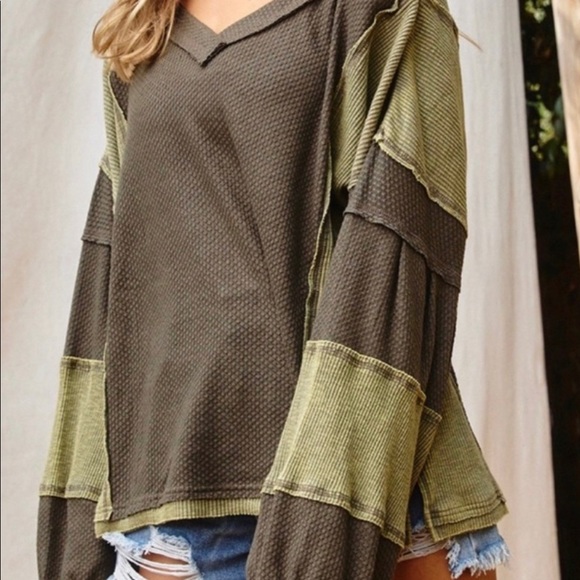 Stone Wash V-Neck Raglan Top-MOSS - Picture 4 of 7